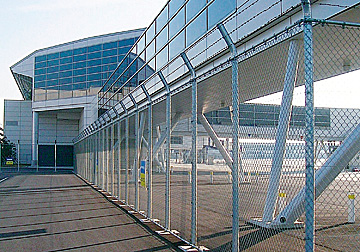 空港施設立入制限フェンス（中部国際空港）