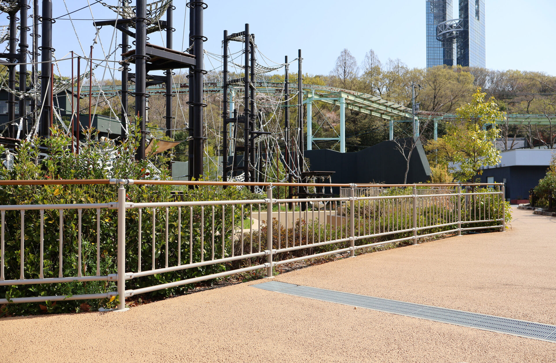 施工実績写真：人止め柵（東山動物園）