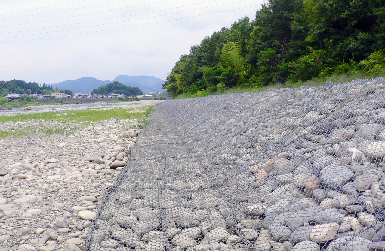施工実績写真：かごマット平張タイプ(長良川　岐阜県)
