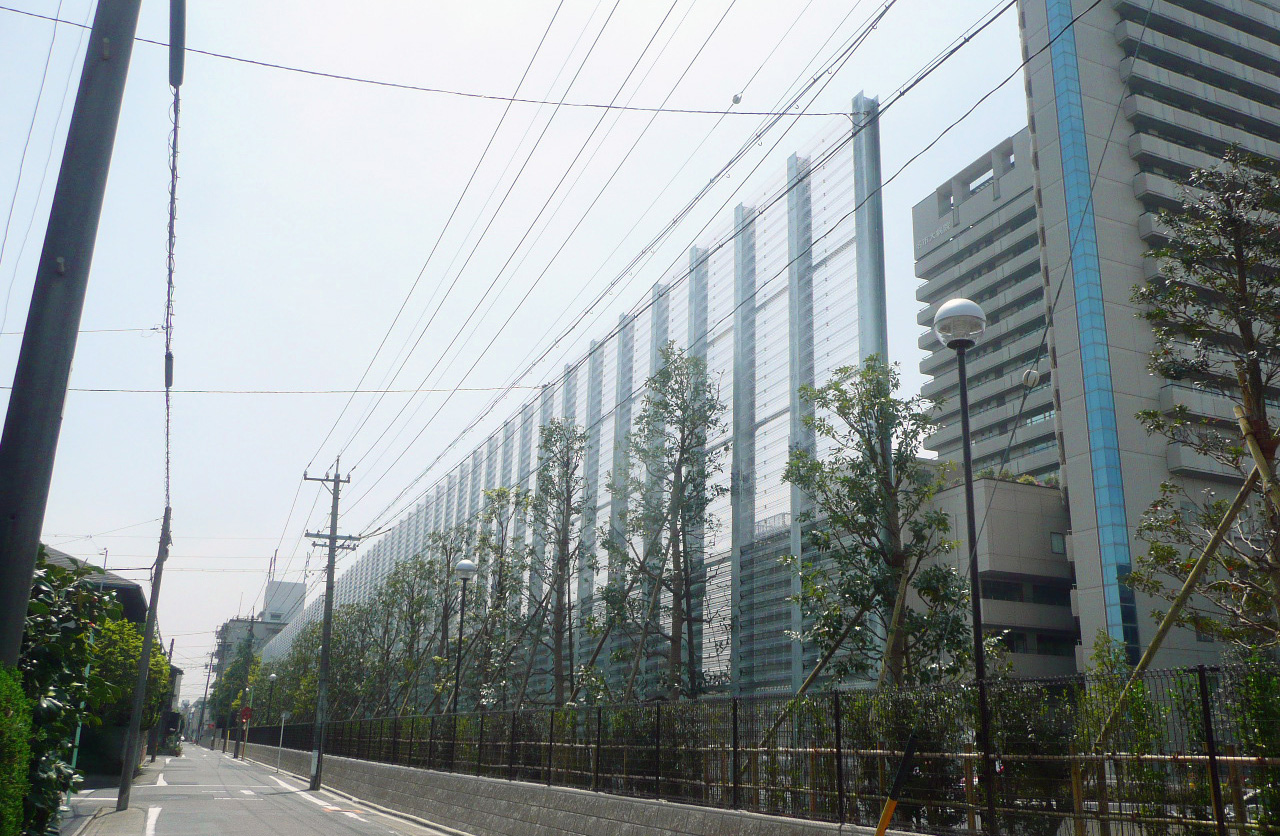 施工実績写真：防風柵(名古屋市立大学)