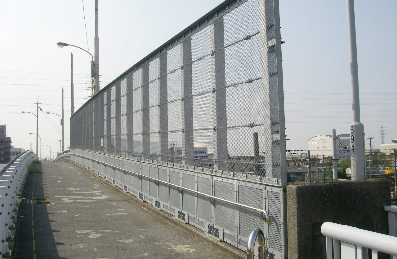 施工実績写真：積荷転落防止柵(JR東海名古屋保線所管内　寺部跨橋)