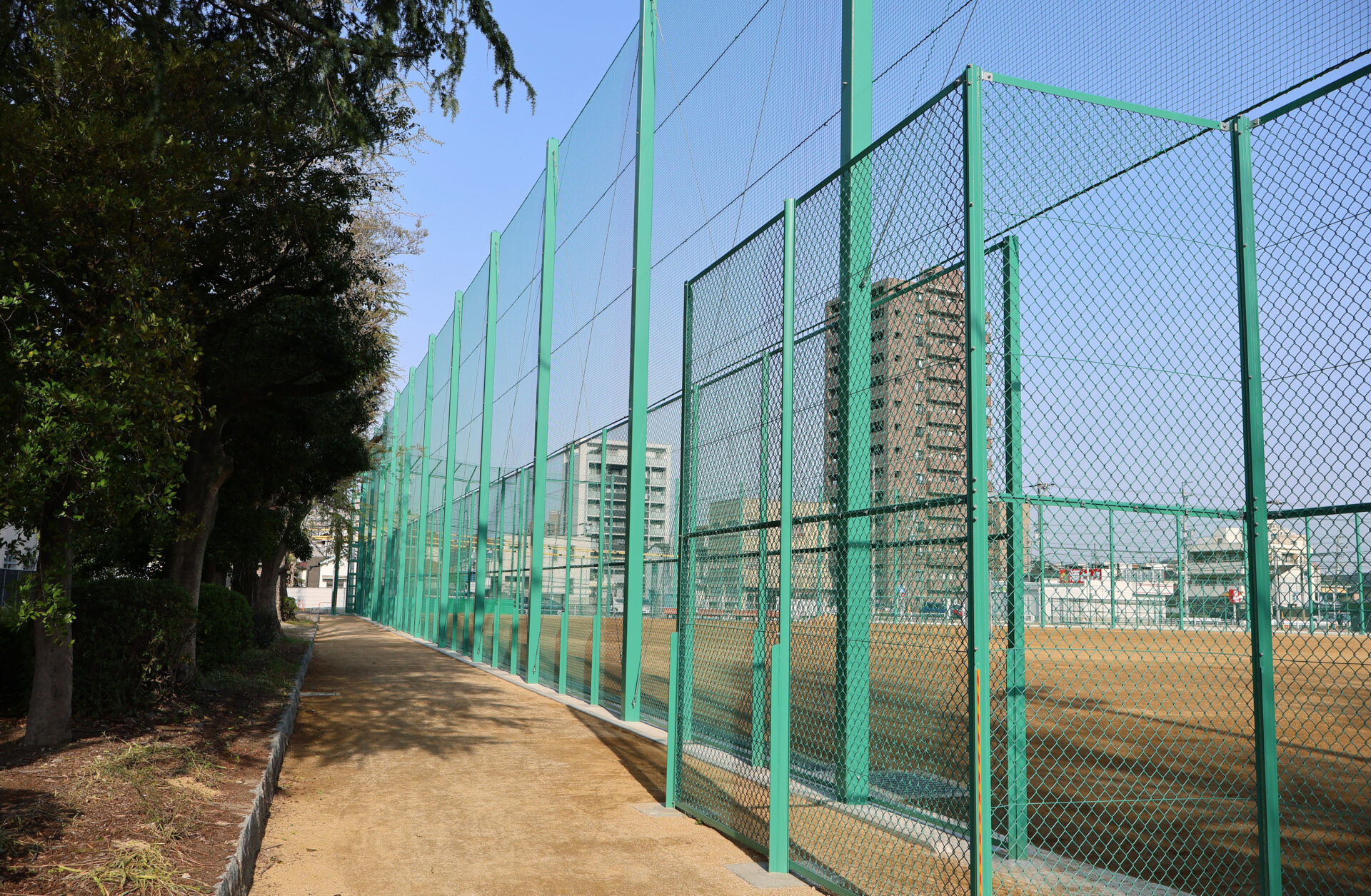 施工実績写真：防球＋ネットフェンス（押切公園野球場）